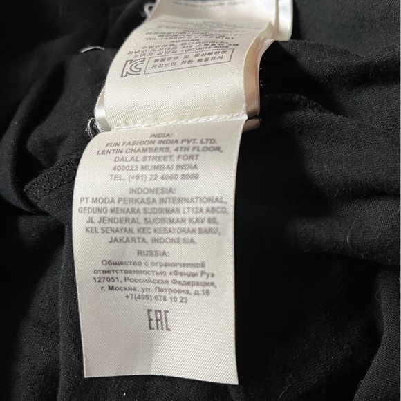 - Fendi Monster crystal embroidered logo tshirt Sz 52 black Large - Picture 9 of 9